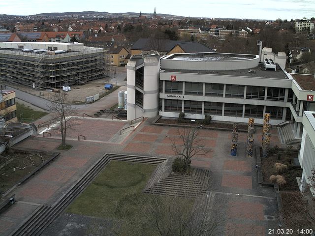 Foto der Webcam: Verwaltungsgebäude, Innenhof mit Audimax, Hörsaal-Gebäude 1