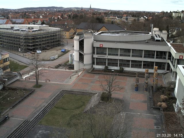 Foto der Webcam: Verwaltungsgebäude, Innenhof mit Audimax, Hörsaal-Gebäude 1