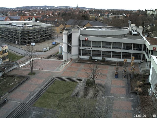 Foto der Webcam: Verwaltungsgebäude, Innenhof mit Audimax, Hörsaal-Gebäude 1