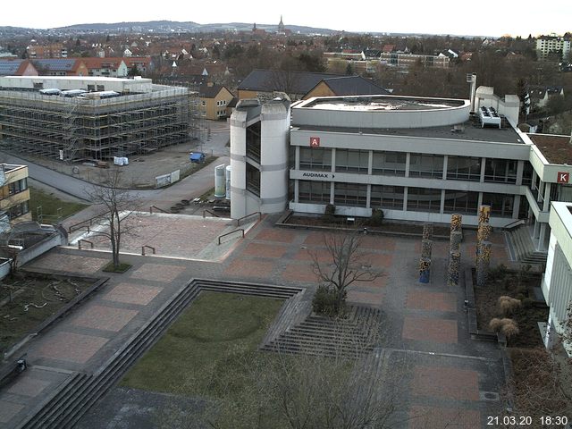 Foto der Webcam: Verwaltungsgeb&auml;ude, Innenhof mit Audimax, H&ouml;rsaal-Geb&auml;ude 1