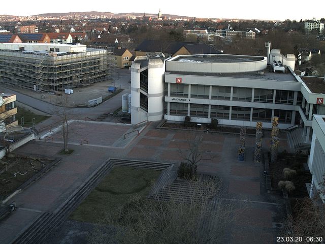 Foto der Webcam: Verwaltungsgeb&auml;ude, Innenhof mit Audimax, H&ouml;rsaal-Geb&auml;ude 1