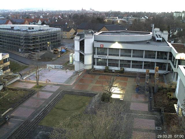 Foto der Webcam: Verwaltungsgeb&auml;ude, Innenhof mit Audimax, H&ouml;rsaal-Geb&auml;ude 1