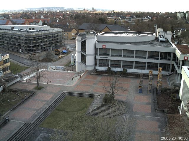 Foto der Webcam: Verwaltungsgeb&auml;ude, Innenhof mit Audimax, H&ouml;rsaal-Geb&auml;ude 1