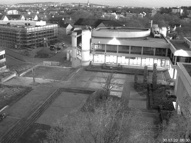 Foto der Webcam: Verwaltungsgeb&auml;ude, Innenhof mit Audimax, H&ouml;rsaal-Geb&auml;ude 1