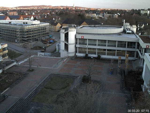 Foto der Webcam: Verwaltungsgeb&auml;ude, Innenhof mit Audimax, H&ouml;rsaal-Geb&auml;ude 1