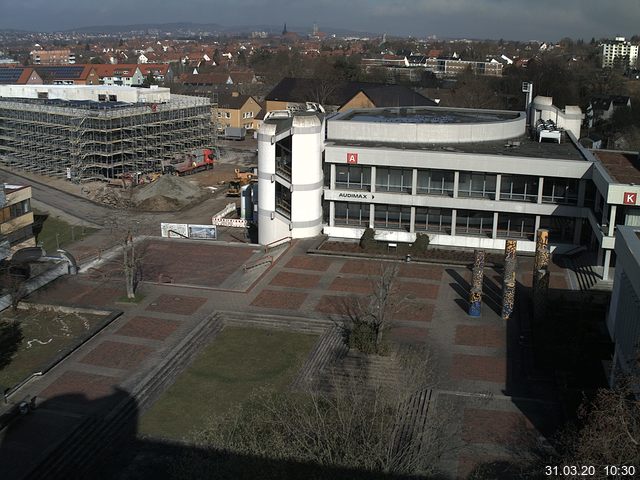 Foto der Webcam: Verwaltungsgeb&auml;ude, Innenhof mit Audimax, H&ouml;rsaal-Geb&auml;ude 1
