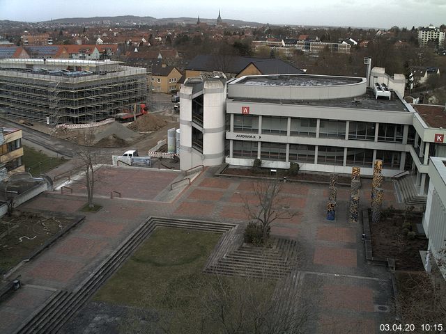 Foto der Webcam: Verwaltungsgebäude, Innenhof mit Audimax, Hörsaal-Gebäude 1