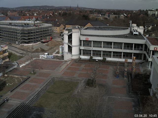 Foto der Webcam: Verwaltungsgebäude, Innenhof mit Audimax, Hörsaal-Gebäude 1