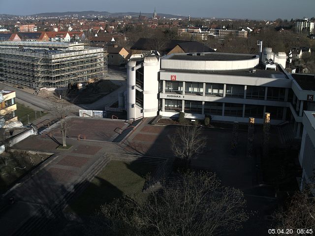 Foto der Webcam: Verwaltungsgebäude, Innenhof mit Audimax, Hörsaal-Gebäude 1