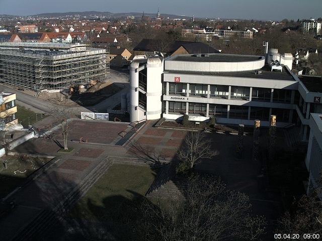 Foto der Webcam: Verwaltungsgebäude, Innenhof mit Audimax, Hörsaal-Gebäude 1