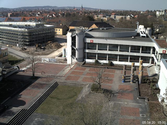 Foto der Webcam: Verwaltungsgebäude, Innenhof mit Audimax, Hörsaal-Gebäude 1