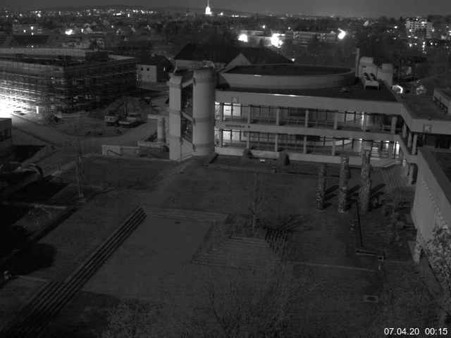 Foto der Webcam: Verwaltungsgebäude, Innenhof mit Audimax, Hörsaal-Gebäude 1