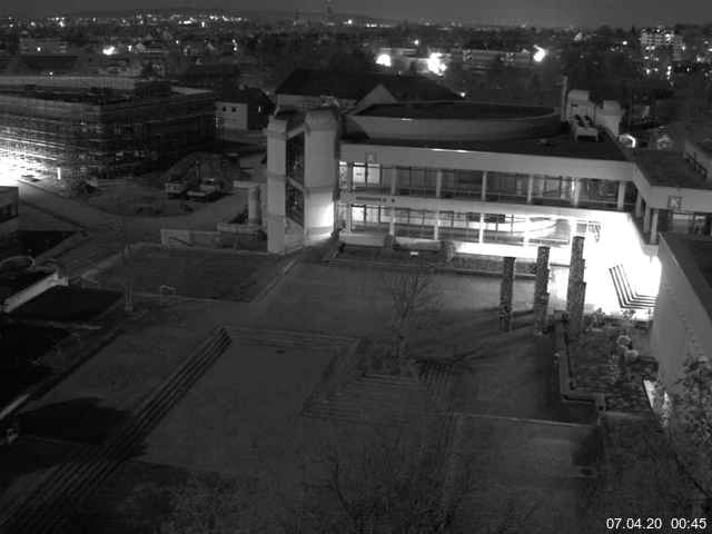 Foto der Webcam: Verwaltungsgebäude, Innenhof mit Audimax, Hörsaal-Gebäude 1