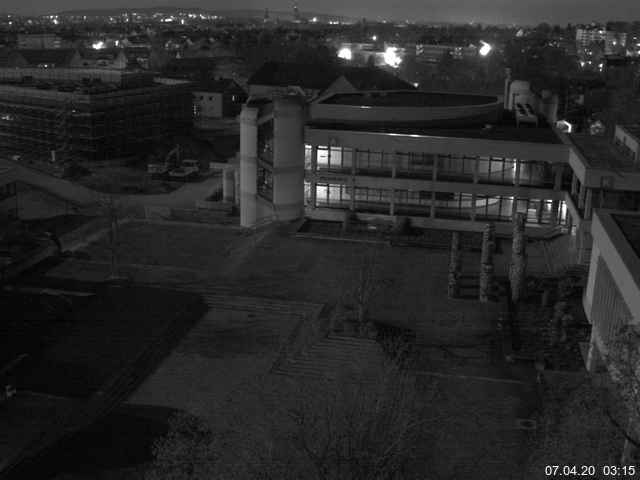 Foto der Webcam: Verwaltungsgebäude, Innenhof mit Audimax, Hörsaal-Gebäude 1