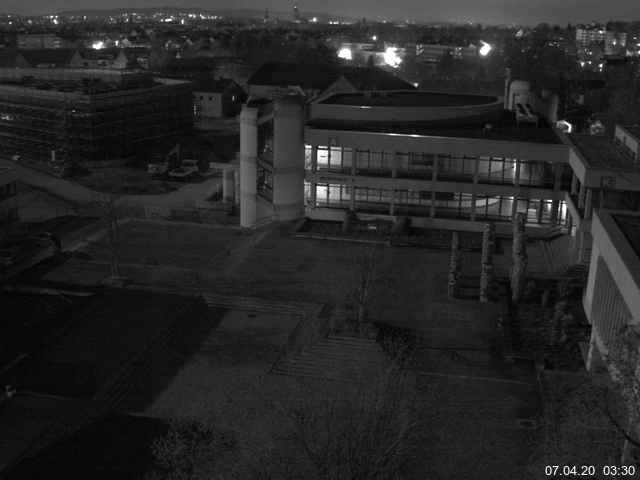 Foto der Webcam: Verwaltungsgebäude, Innenhof mit Audimax, Hörsaal-Gebäude 1