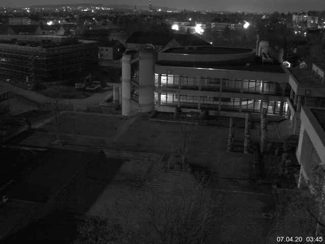 Foto der Webcam: Verwaltungsgebäude, Innenhof mit Audimax, Hörsaal-Gebäude 1