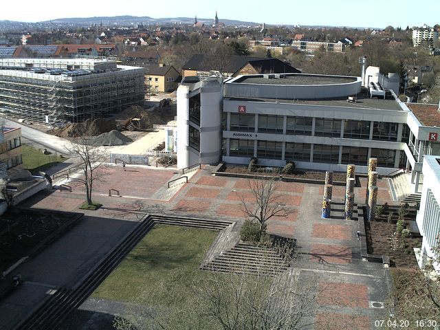 Foto der Webcam: Verwaltungsgeb&auml;ude, Innenhof mit Audimax, H&ouml;rsaal-Geb&auml;ude 1