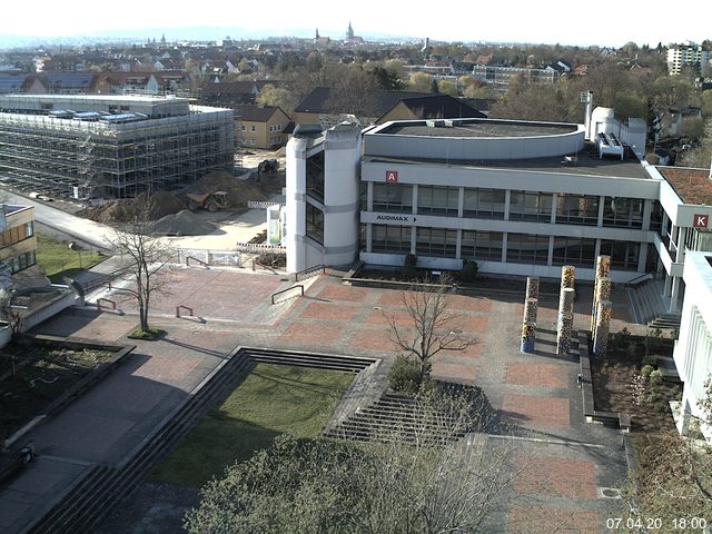 Foto der Webcam: Verwaltungsgeb&auml;ude, Innenhof mit Audimax, H&ouml;rsaal-Geb&auml;ude 1