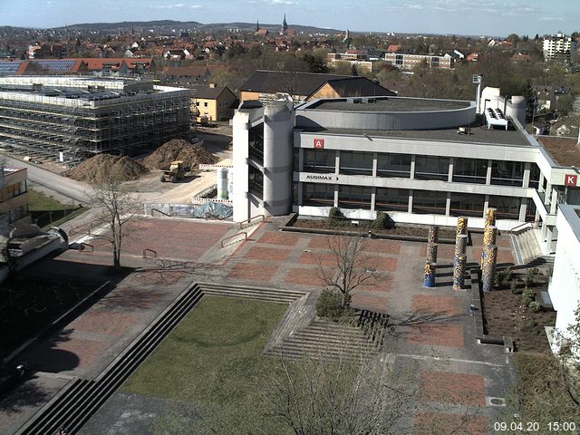 Foto der Webcam: Verwaltungsgeb&auml;ude, Innenhof mit Audimax, H&ouml;rsaal-Geb&auml;ude 1