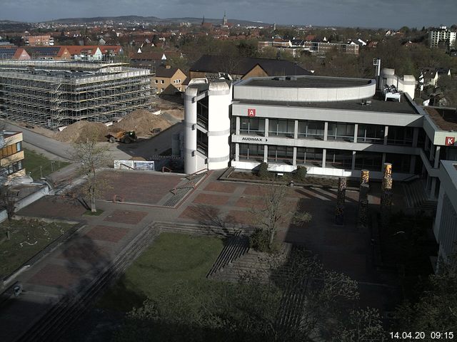 Foto der Webcam: Verwaltungsgebäude, Innenhof mit Audimax, Hörsaal-Gebäude 1