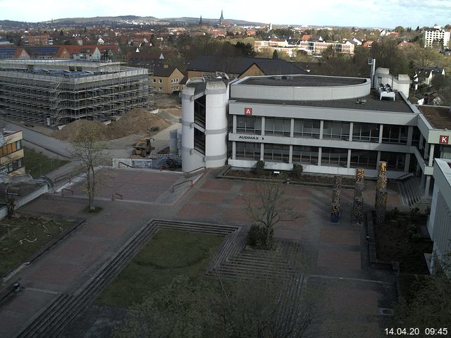 Foto der Webcam: Verwaltungsgebäude, Innenhof mit Audimax, Hörsaal-Gebäude 1