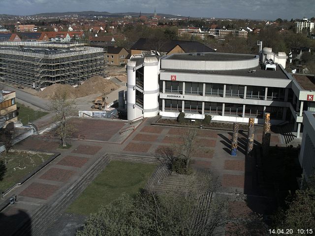 Foto der Webcam: Verwaltungsgebäude, Innenhof mit Audimax, Hörsaal-Gebäude 1