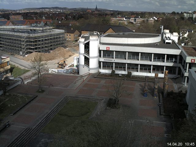 Foto der Webcam: Verwaltungsgebäude, Innenhof mit Audimax, Hörsaal-Gebäude 1