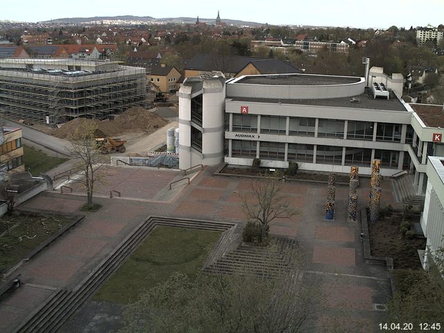 Foto der Webcam: Verwaltungsgebäude, Innenhof mit Audimax, Hörsaal-Gebäude 1