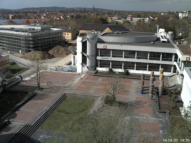 Foto der Webcam: Verwaltungsgebäude, Innenhof mit Audimax, Hörsaal-Gebäude 1