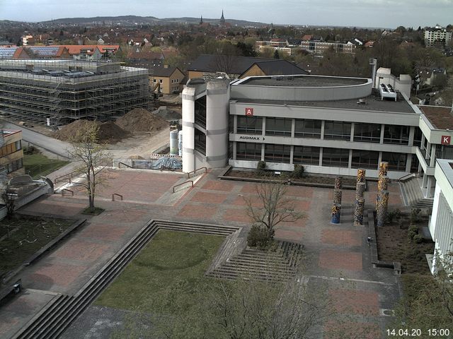 Foto der Webcam: Verwaltungsgebäude, Innenhof mit Audimax, Hörsaal-Gebäude 1