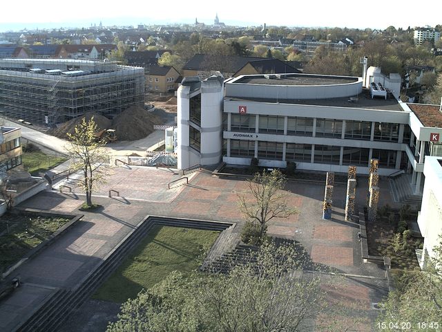 Foto der Webcam: Verwaltungsgeb&auml;ude, Innenhof mit Audimax, H&ouml;rsaal-Geb&auml;ude 1
