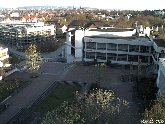 Foto der Webcam: Verwaltungsgeb&auml;ude, Innenhof mit Audimax, H&ouml;rsaal-Geb&auml;ude 1