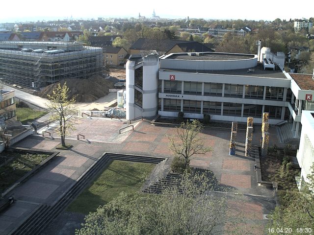 Foto der Webcam: Verwaltungsgeb&auml;ude, Innenhof mit Audimax, H&ouml;rsaal-Geb&auml;ude 1