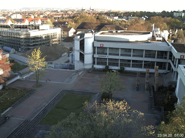 Foto der Webcam: Verwaltungsgeb&auml;ude, Innenhof mit Audimax, H&ouml;rsaal-Geb&auml;ude 1
