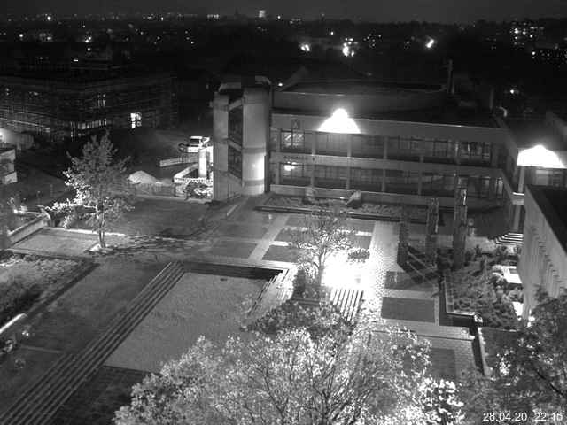 Foto der Webcam: Verwaltungsgebäude, Innenhof mit Audimax, Hörsaal-Gebäude 1