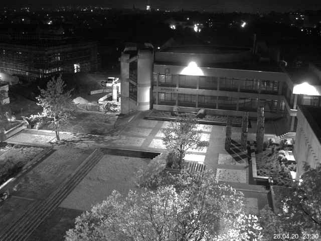 Foto der Webcam: Verwaltungsgebäude, Innenhof mit Audimax, Hörsaal-Gebäude 1