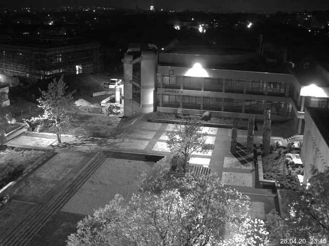 Foto der Webcam: Verwaltungsgebäude, Innenhof mit Audimax, Hörsaal-Gebäude 1