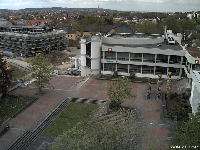 Foto der Webcam: Verwaltungsgebäude, Innenhof mit Audimax, Hörsaal-Gebäude 1