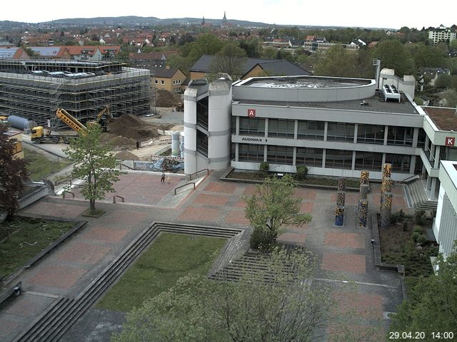 Foto der Webcam: Verwaltungsgebäude, Innenhof mit Audimax, Hörsaal-Gebäude 1