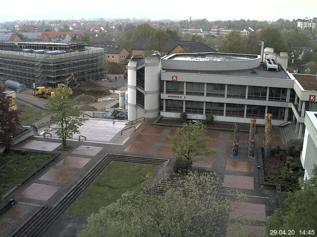 Foto der Webcam: Verwaltungsgebäude, Innenhof mit Audimax, Hörsaal-Gebäude 1