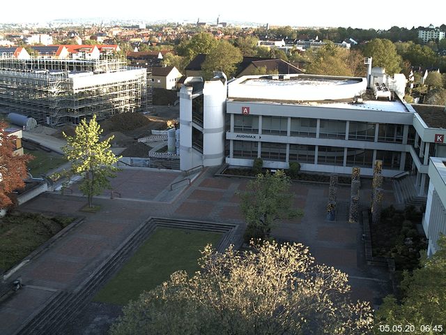 Foto der Webcam: Verwaltungsgeb&auml;ude, Innenhof mit Audimax, H&ouml;rsaal-Geb&auml;ude 1
