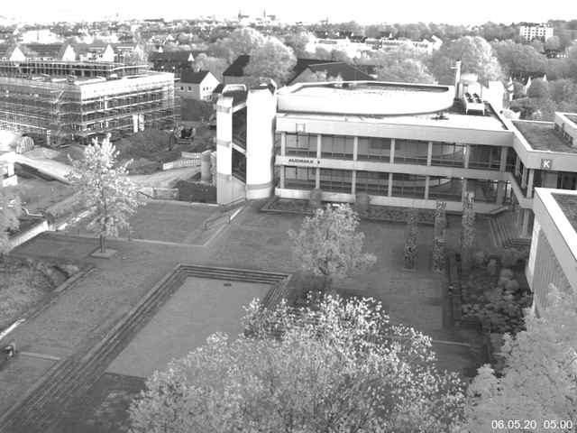 Foto der Webcam: Verwaltungsgeb&auml;ude, Innenhof mit Audimax, H&ouml;rsaal-Geb&auml;ude 1