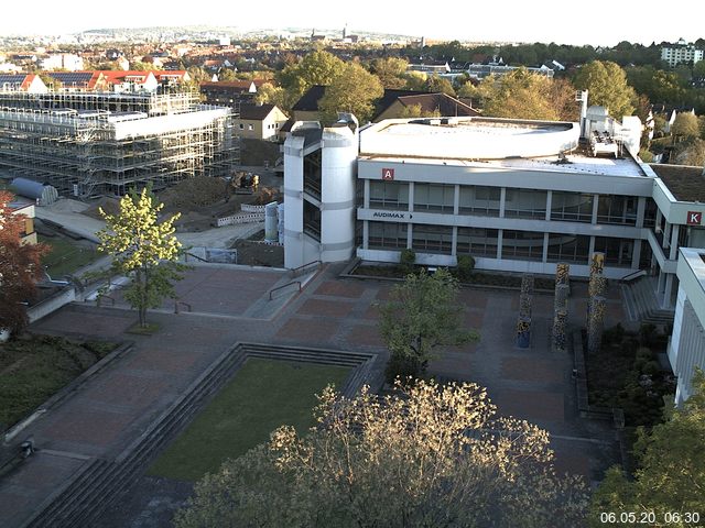 Foto der Webcam: Verwaltungsgeb&auml;ude, Innenhof mit Audimax, H&ouml;rsaal-Geb&auml;ude 1