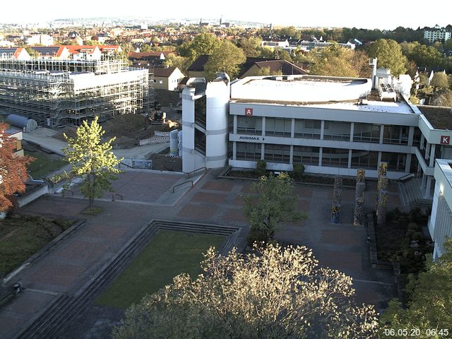 Foto der Webcam: Verwaltungsgeb&auml;ude, Innenhof mit Audimax, H&ouml;rsaal-Geb&auml;ude 1