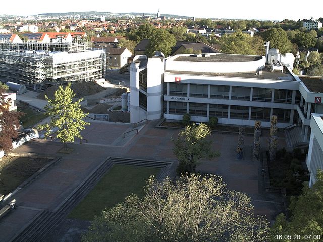 Foto der Webcam: Verwaltungsgeb&auml;ude, Innenhof mit Audimax, H&ouml;rsaal-Geb&auml;ude 1