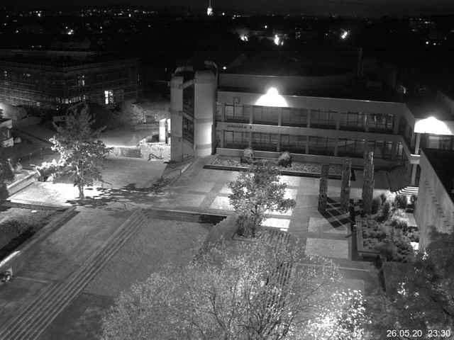 Foto der Webcam: Verwaltungsgebäude, Innenhof mit Audimax, Hörsaal-Gebäude 1