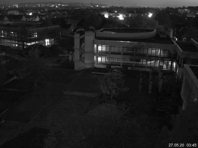 Foto der Webcam: Verwaltungsgebäude, Innenhof mit Audimax, Hörsaal-Gebäude 1