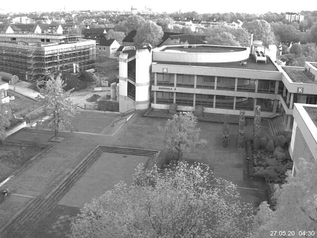 Foto der Webcam: Verwaltungsgebäude, Innenhof mit Audimax, Hörsaal-Gebäude 1