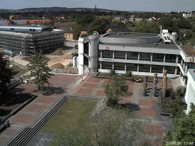 Foto der Webcam: Verwaltungsgebäude, Innenhof mit Audimax, Hörsaal-Gebäude 1