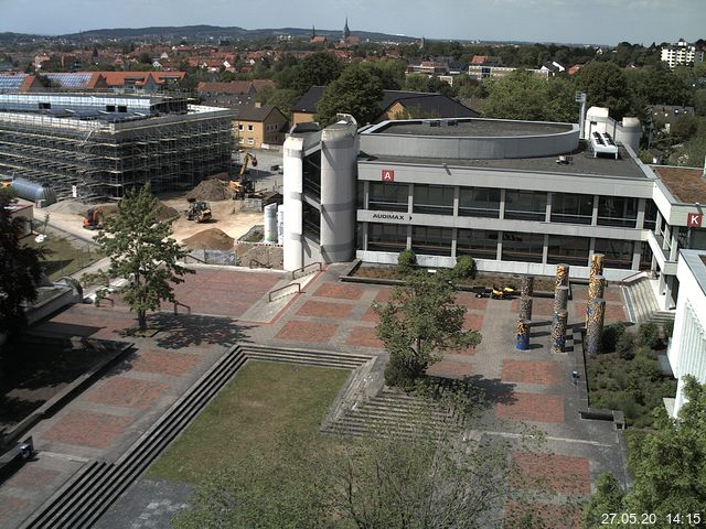 Foto der Webcam: Verwaltungsgebäude, Innenhof mit Audimax, Hörsaal-Gebäude 1